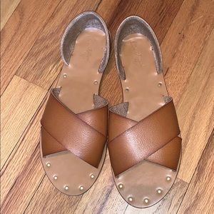 NWOT Universal Thread Cognac Sandals